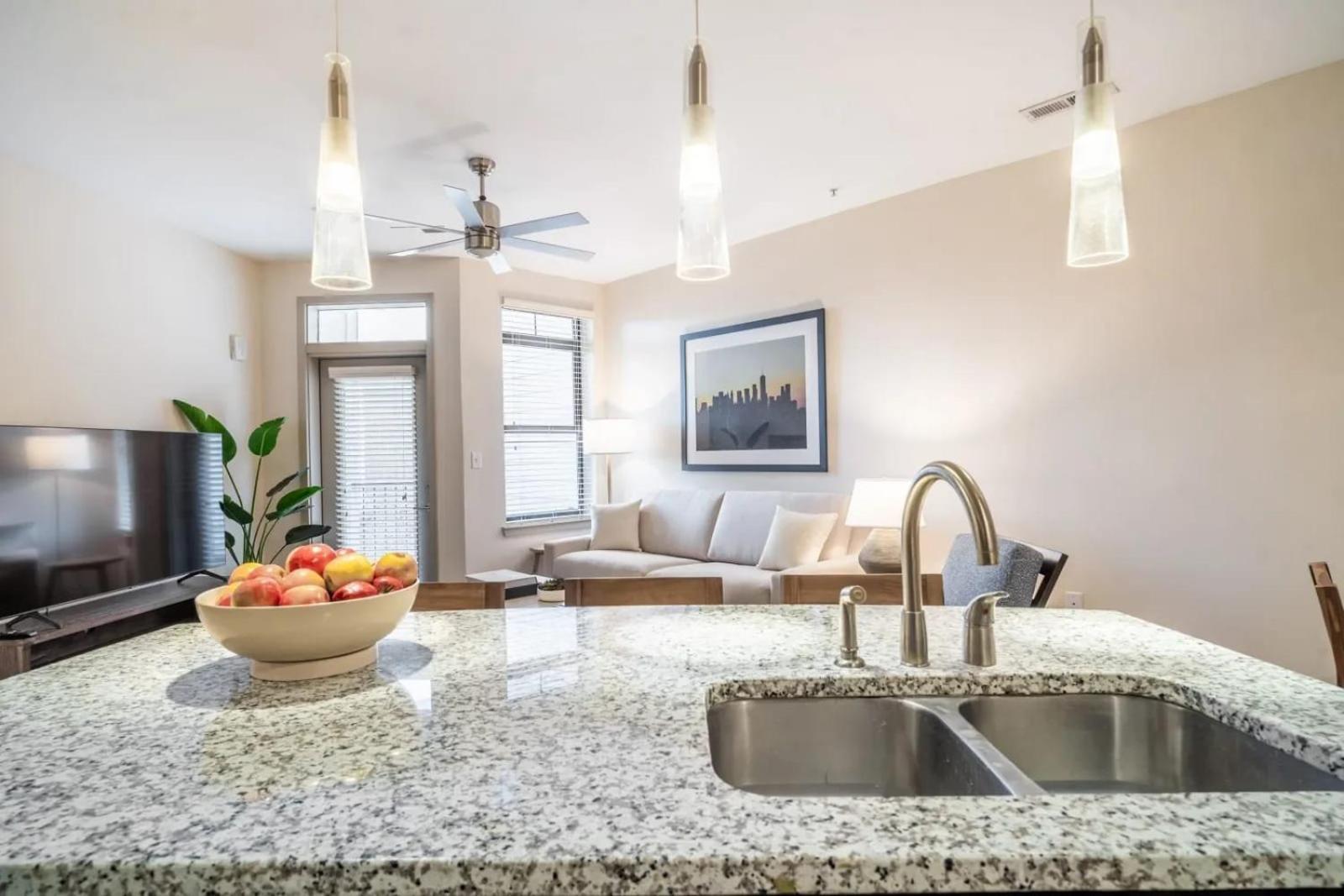 Cozy And Bright Apartments At Marble Alley Lofts In Downtown Knoxville Exterior photo